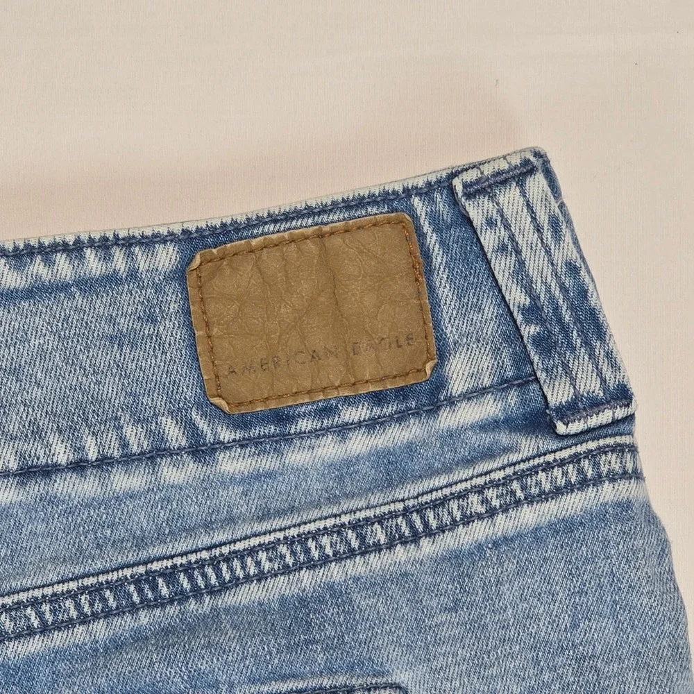 American Eagle Womens 16 Cargo Denim Shorts Light Wash Stretch Real Good Utility